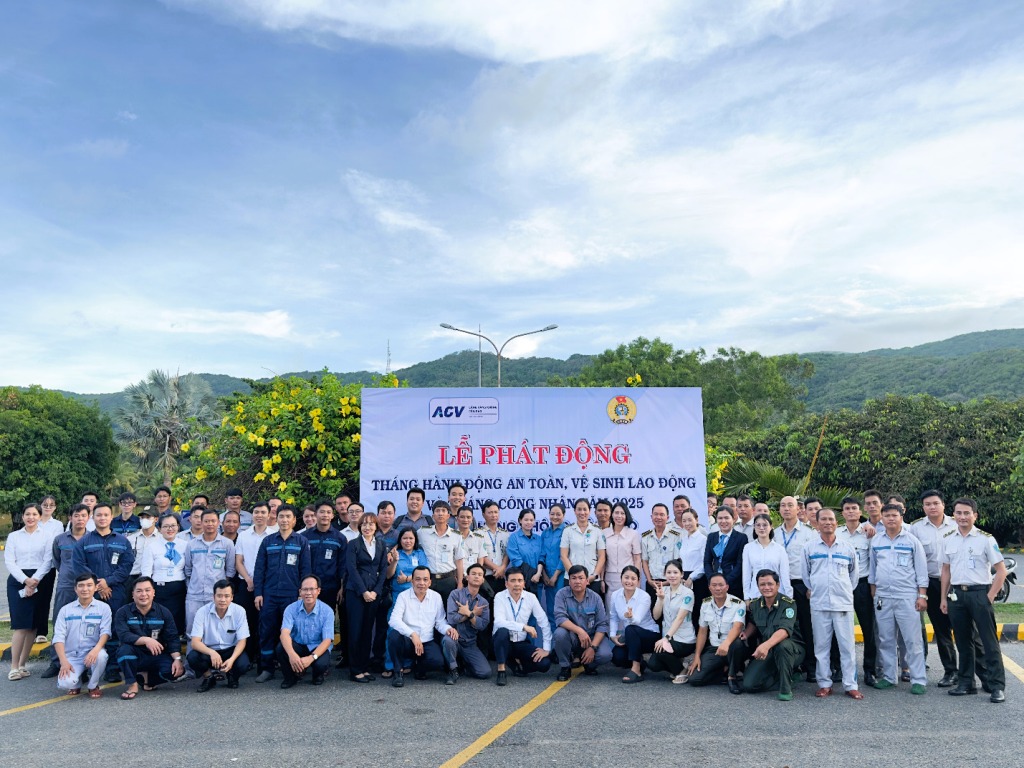 Cảng hàng không Côn Đảo phát động Tháng hành động an toàn, vệ sinh lao động và Tháng Công nhân 2025